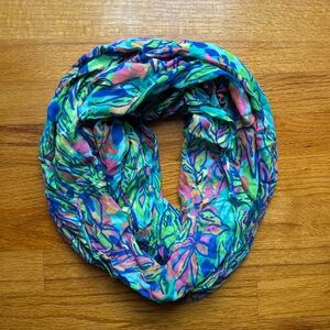 GUC Lilly Pulitzer Multi Hot Spot Infinity Scarf